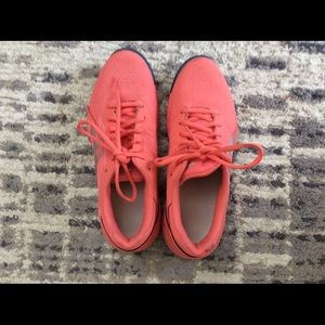 ASICS size 8 in like new condition